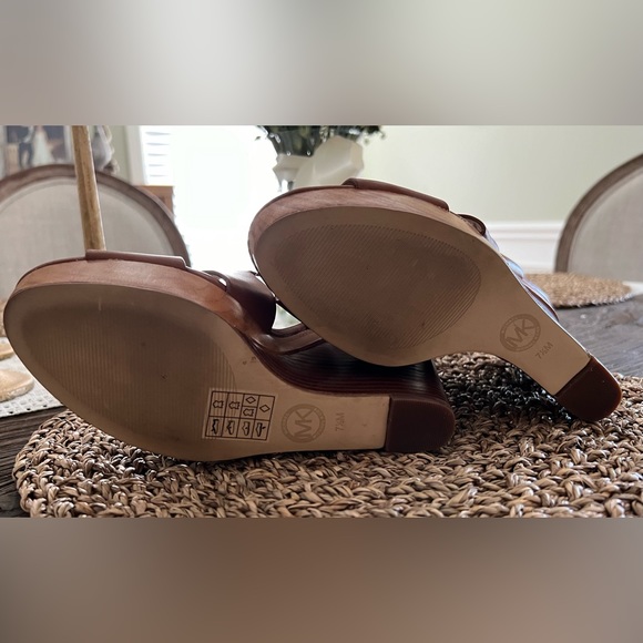 MICHAEL Michael Kors cut out brown sandals Size 7.5 - Picture 6 of 6